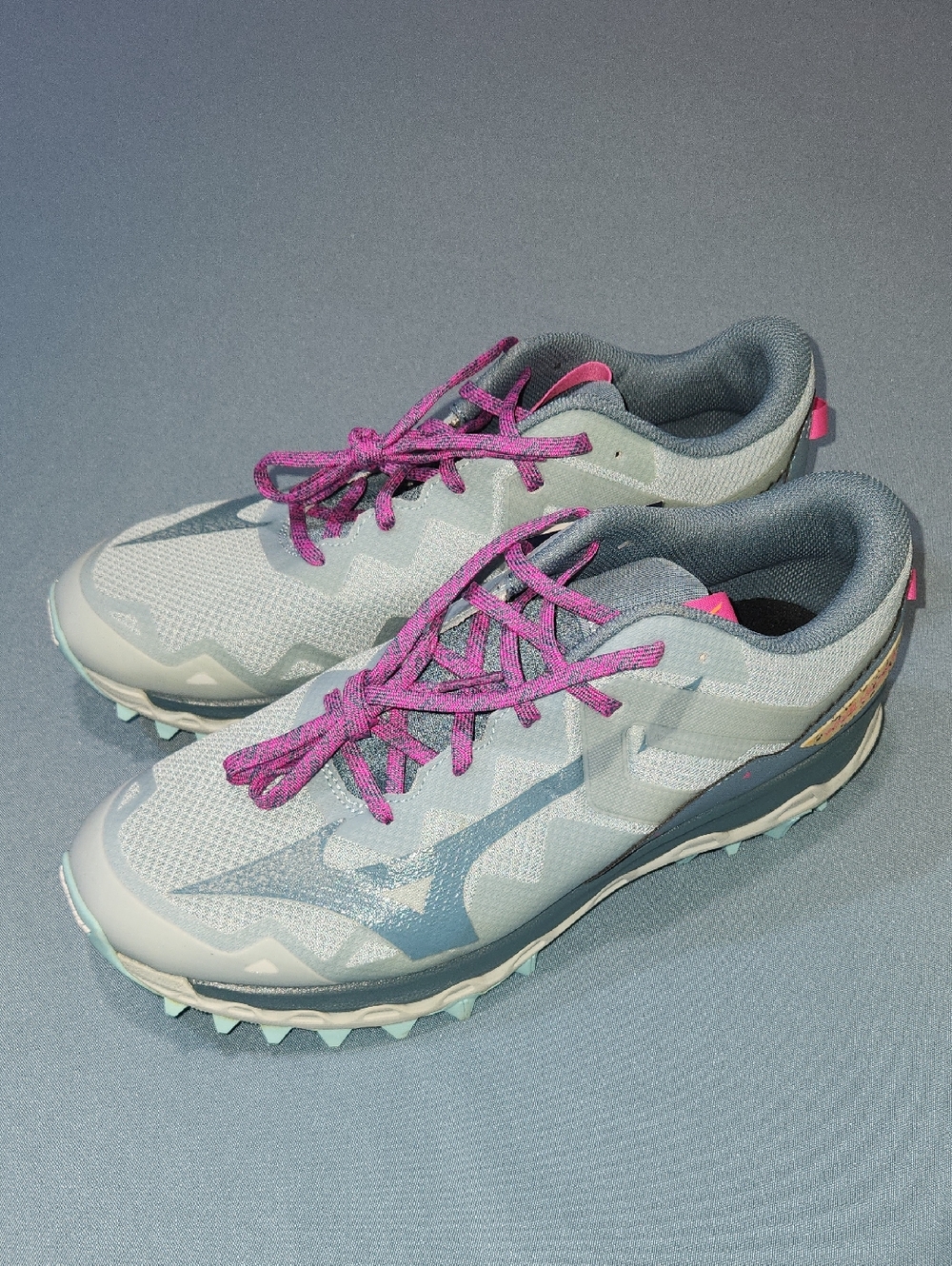 NWT Womens Mizuno Wave Mujin 9 Trail Runners. Size 11.